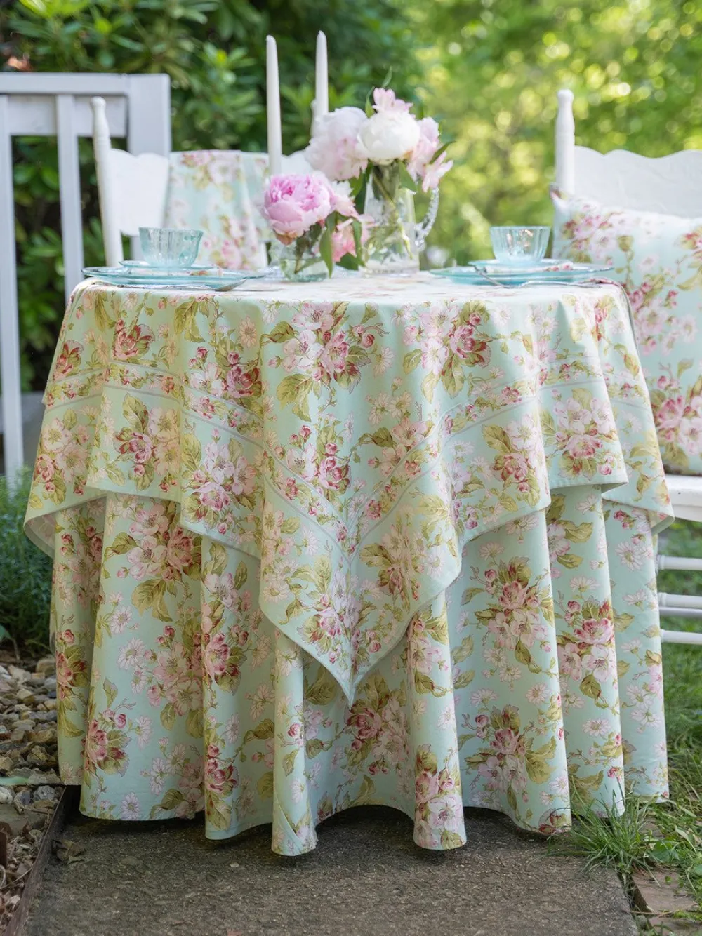 April Cornell Apple Blossom Aqua 88" Round Tablecloth- Tablecloths