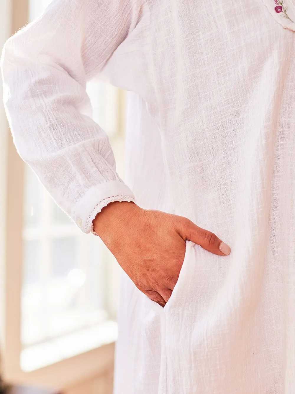 April Cornell Avondale White Nighty- Robes, Nightgowns & Dresses