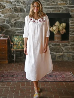 April Cornell Cheerful White Nighty- Robes, Nightgowns & Dresses