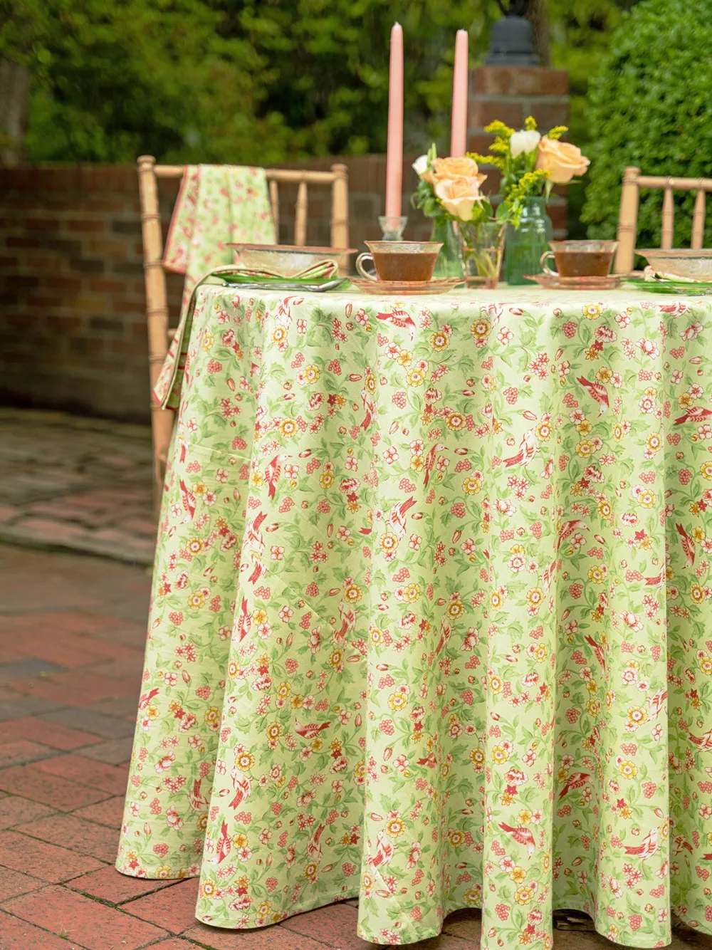 April Cornell Darjeeling 88" Round Tablecloth- Tablecloths