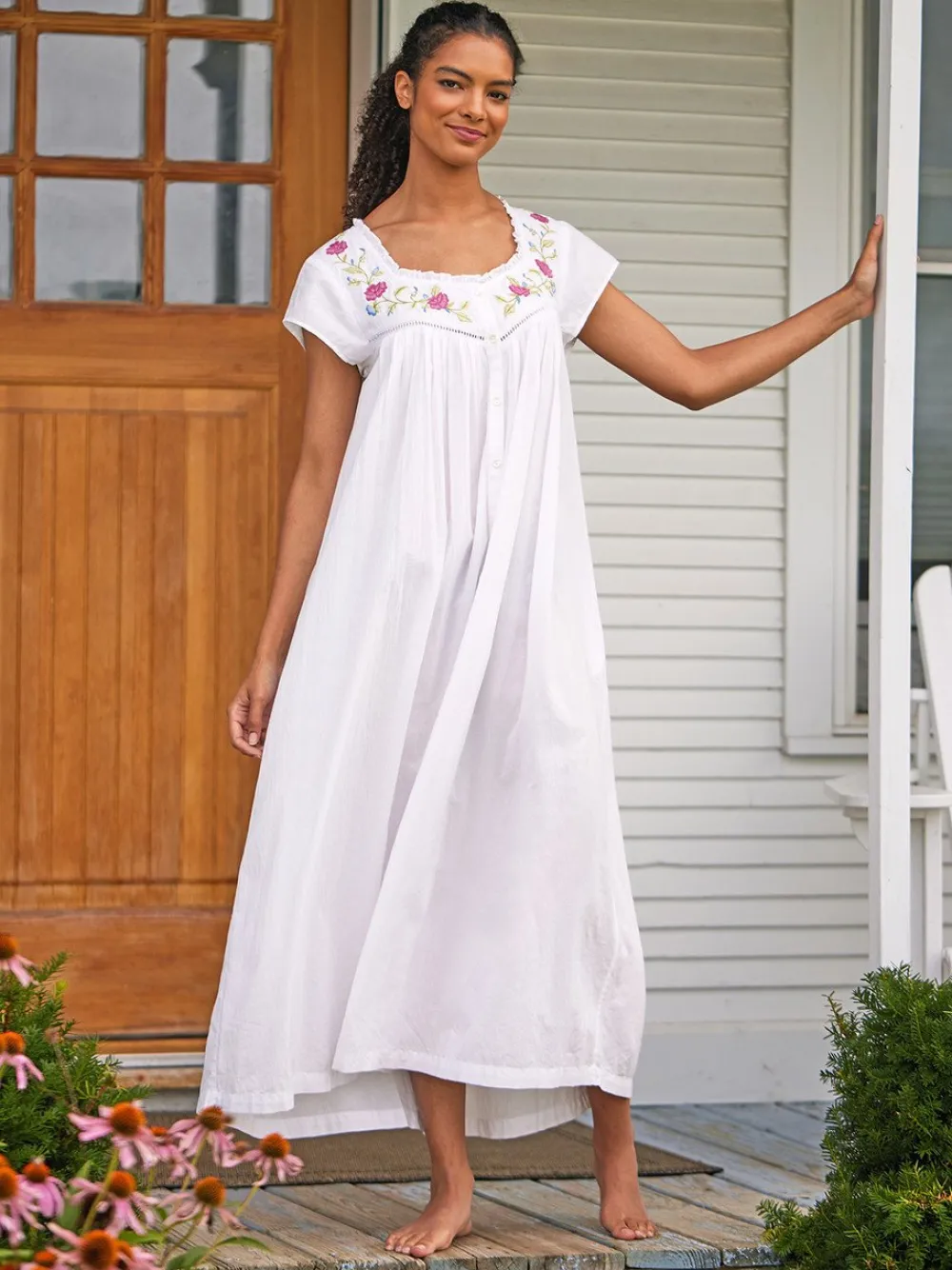April Cornell Jardin White Nighty- Robes, Nightgowns & Dresses