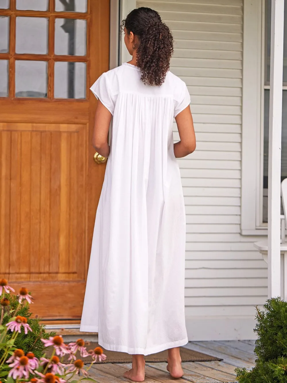 April Cornell Jardin White Nighty- Robes, Nightgowns & Dresses