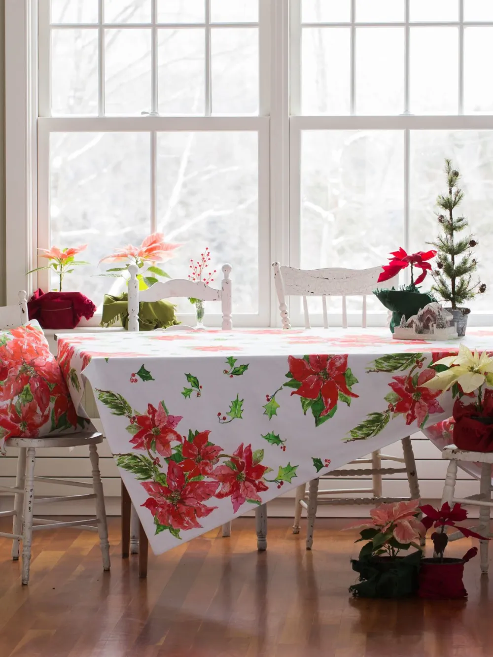 April Cornell Poinsettia Tablecloth, 60" x 90"- Tablecloths