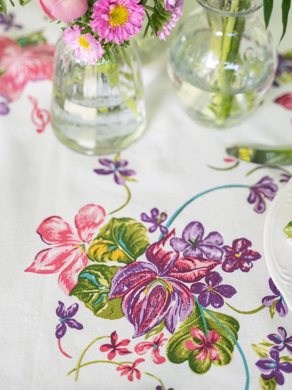 April Cornell Violets Ecru 88" Round Tablecloth- Tablecloths