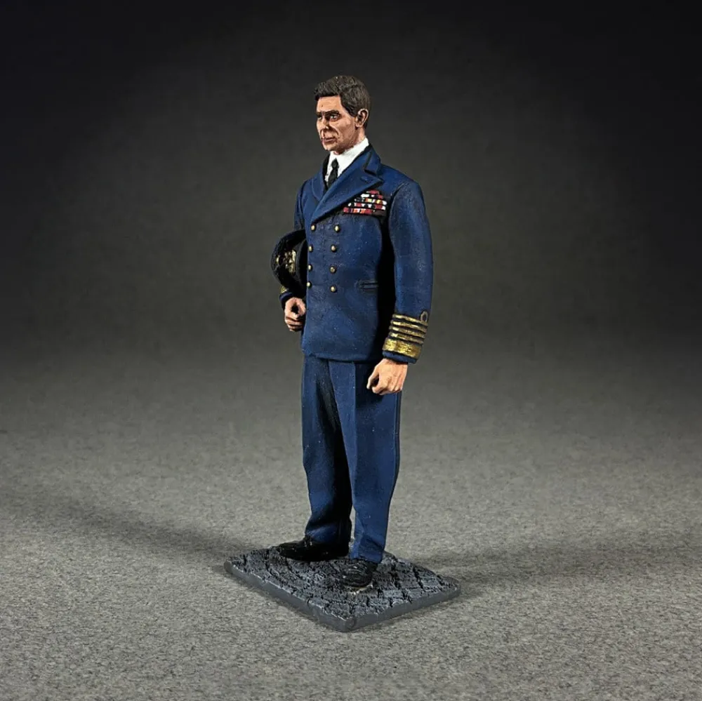 British King George VI in Wartime Uniform, 1939–1945 Figurine- W. Britain Miniatures
