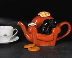 Carters of Suffolk Armchair & Black Labrador Teapot- Teapots