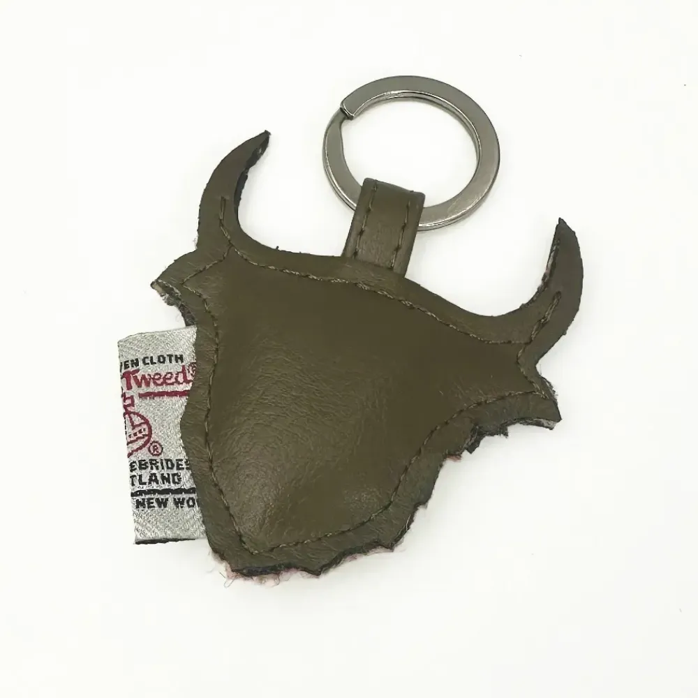 Harris Tweed Maple Highland Coo Keyring- Souvenirs