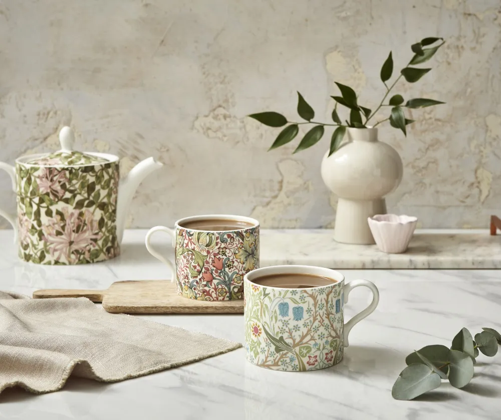 Spode Morris & Co. Set of 2 Mugs (Blackthorn and Golden Lily)- Assorted Mugs